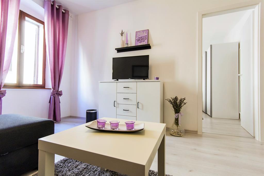 Center Apartment Lori Pula Dış mekan fotoğraf