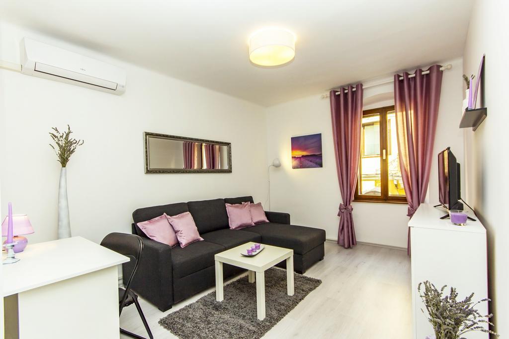 Center Apartment Lori Pula Dış mekan fotoğraf