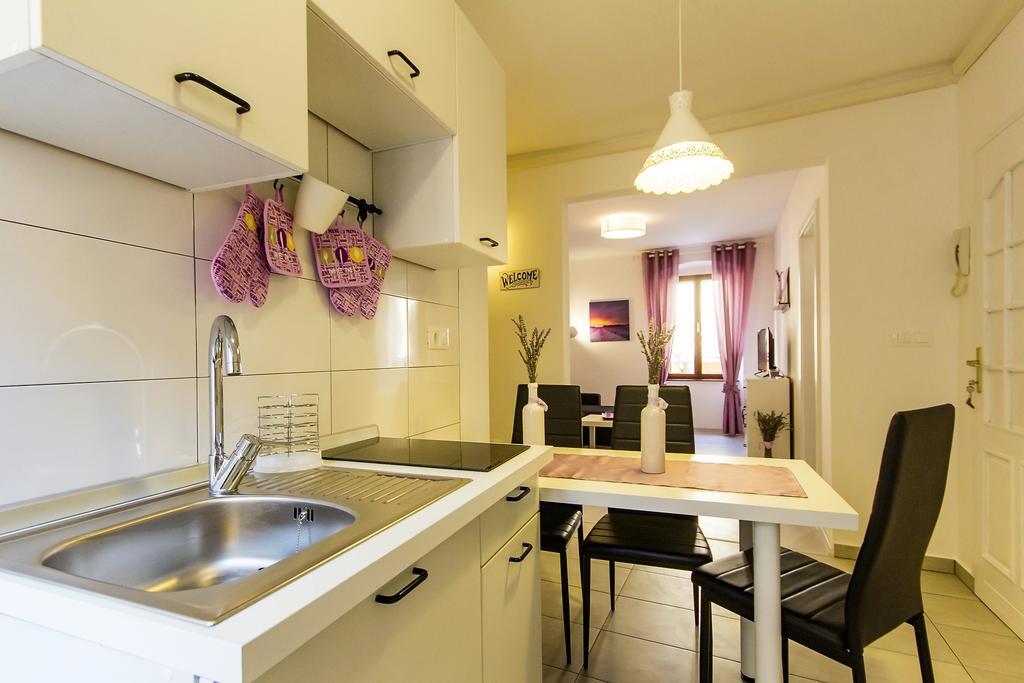 Center Apartment Lori Pula Dış mekan fotoğraf